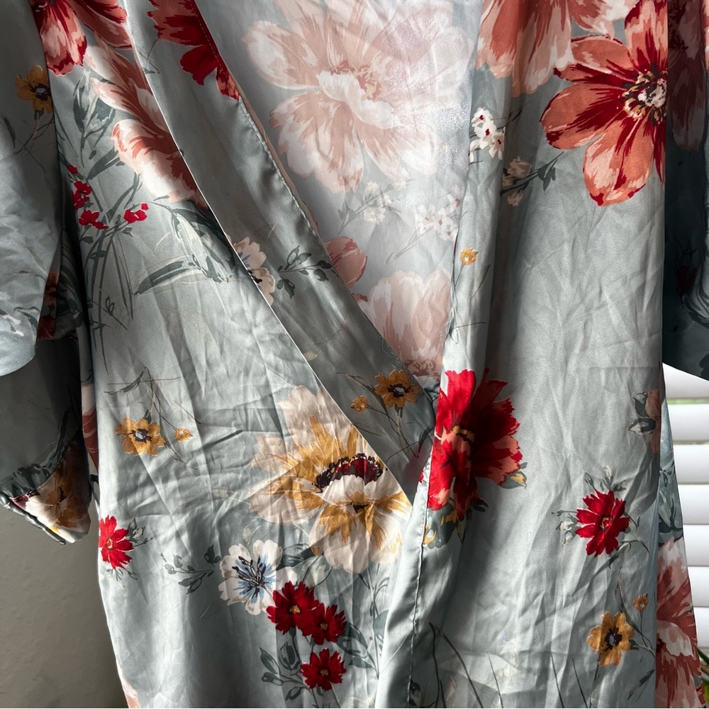 Floral Kimono Robe - Picture 3 of 3